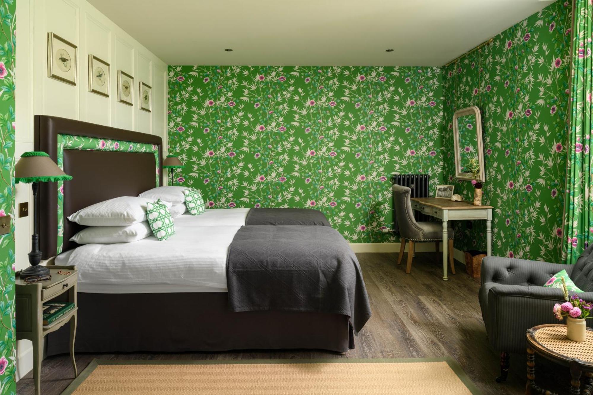 Meikleour Arms Hotel & Restaurant Bagian luar foto