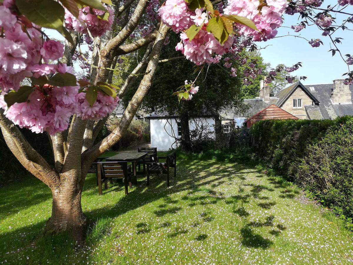 Meikleour Arms Hotel & Restaurant Bagian luar foto